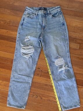 Hollister Light Blue Distressed Boyfriend Jeans 26x27